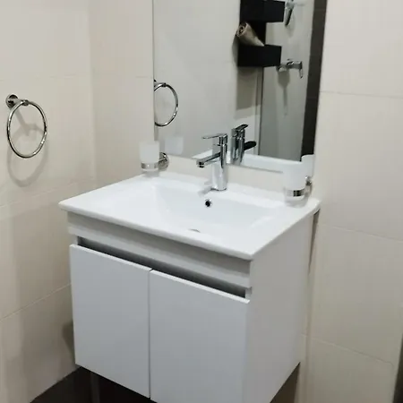 Hampton Court, Block C, N.2 アパート セント・ポールズ・ベイ