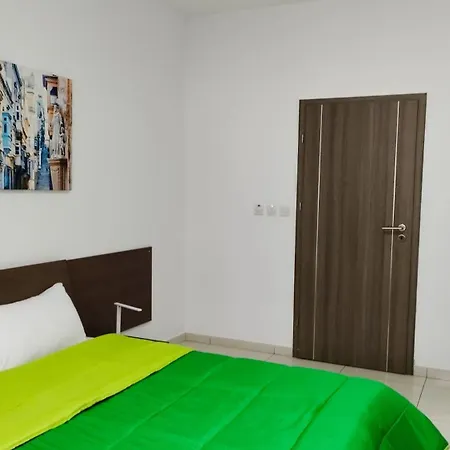 Appartamento Hampton Court, Block C, N.2 *